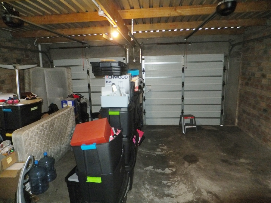 To Let 3 Bedroom Property for Rent in Sunningdale Western Cape